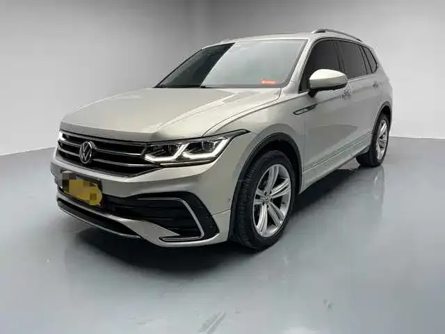 Volkswagen Tiguan L — фото 1