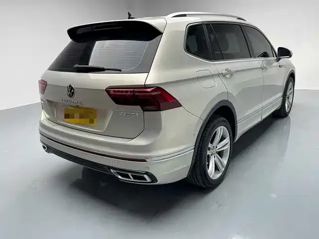 Volkswagen Tiguan L — фото 3