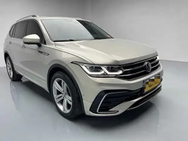 Volkswagen Tiguan L — фото 4