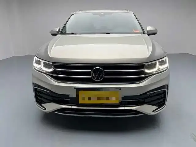 Volkswagen Tiguan L — фото 7