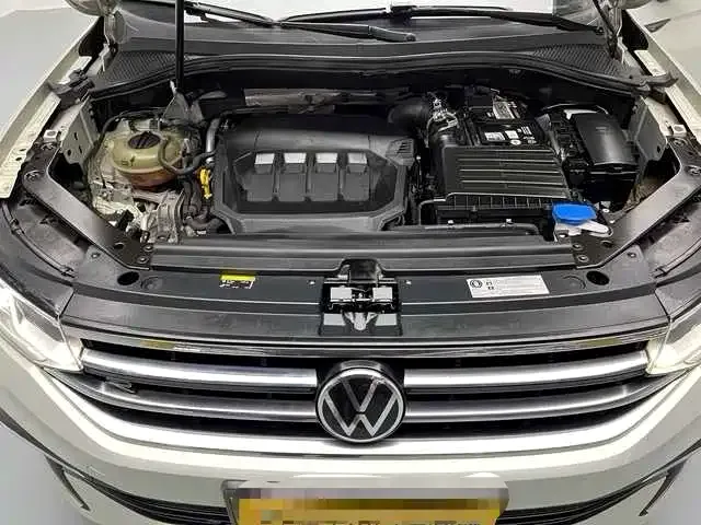 Volkswagen Tiguan L — фото 8