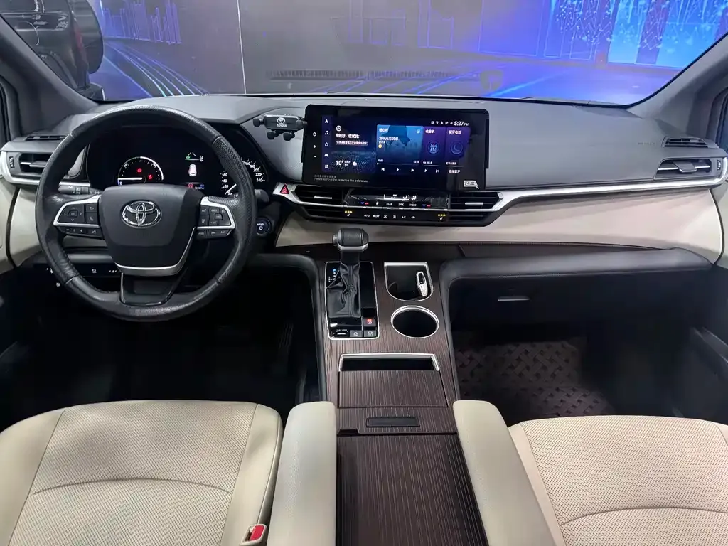 Toyota Granvia 2024 из CN, фото 10