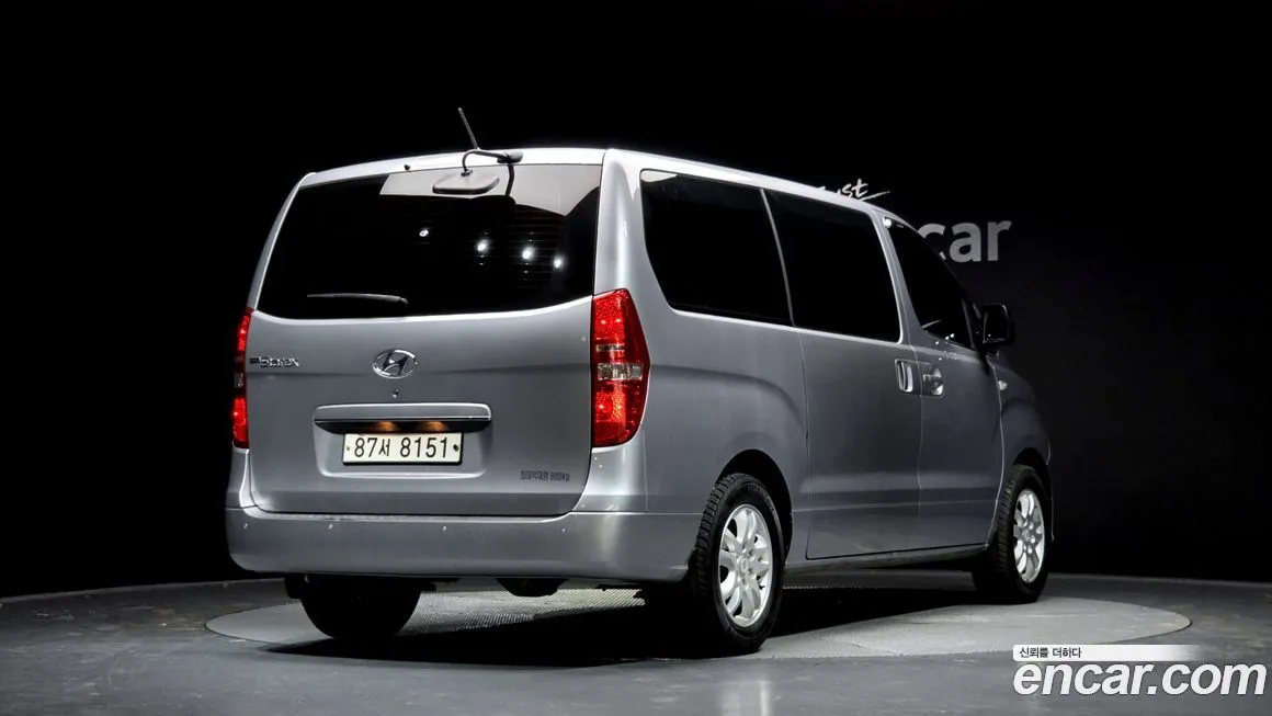 Hyundai Starex — фото 5