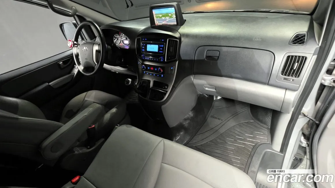 Hyundai Starex — фото 10