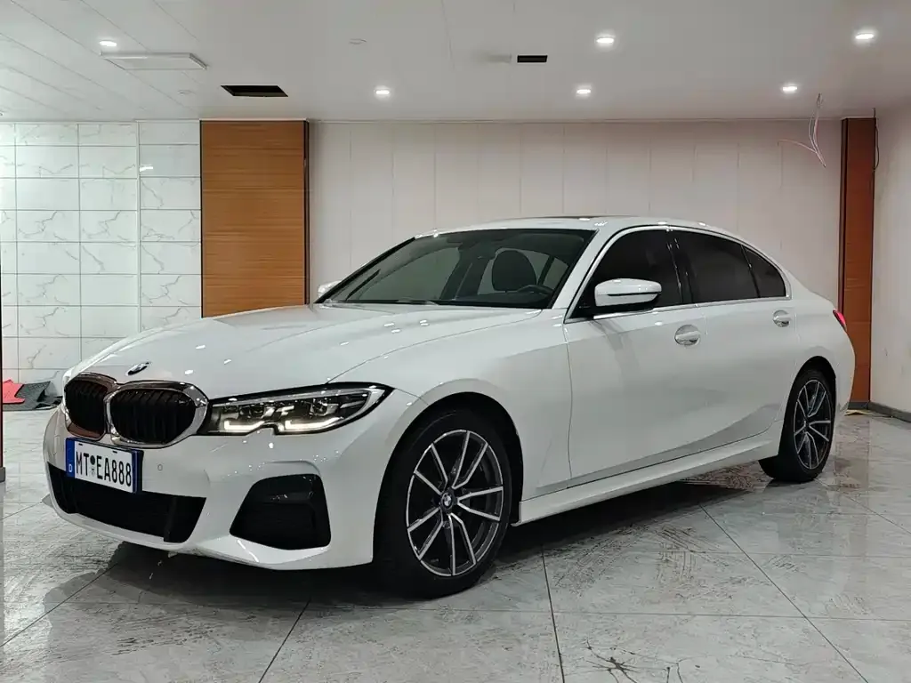 BMW 3 Series 2021 из CN, фото 1