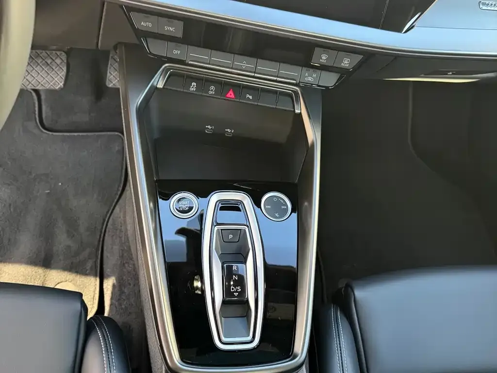 Audi A3 2024 из CN, фото 9