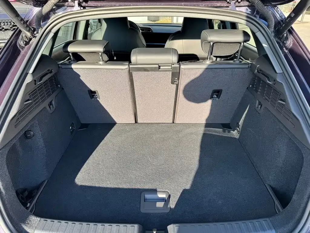 Audi A3 2024 из CN, фото 3