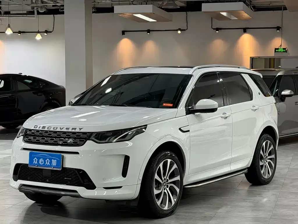 Land Rover Discovery Sport — фото 1