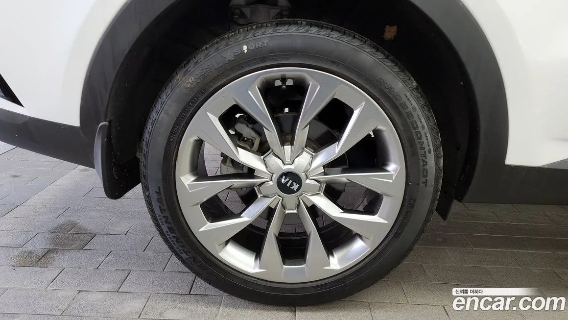 Kia Sorento — фото 8