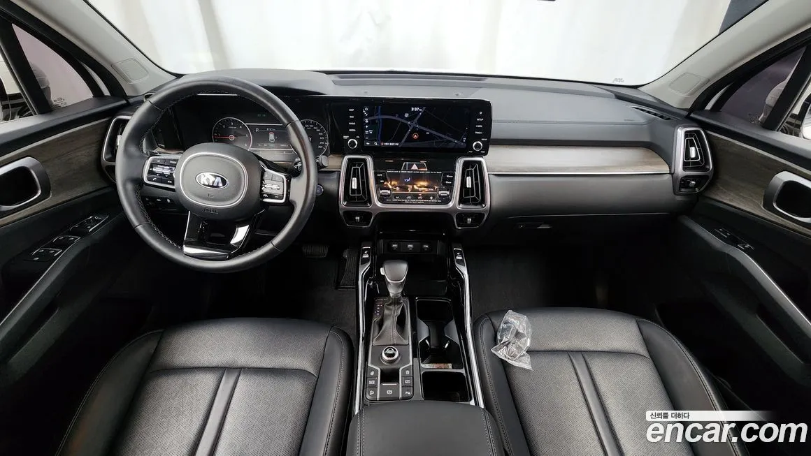 Kia Sorento — фото 9