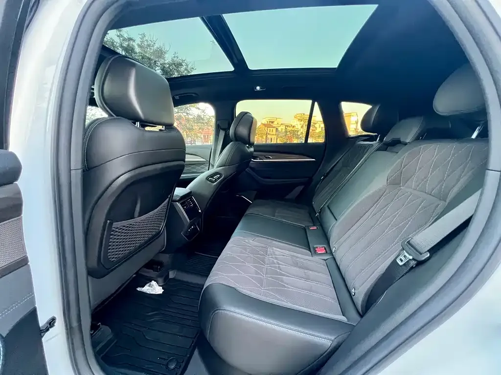 Geely Xingyue L 2025 из CN, фото 2