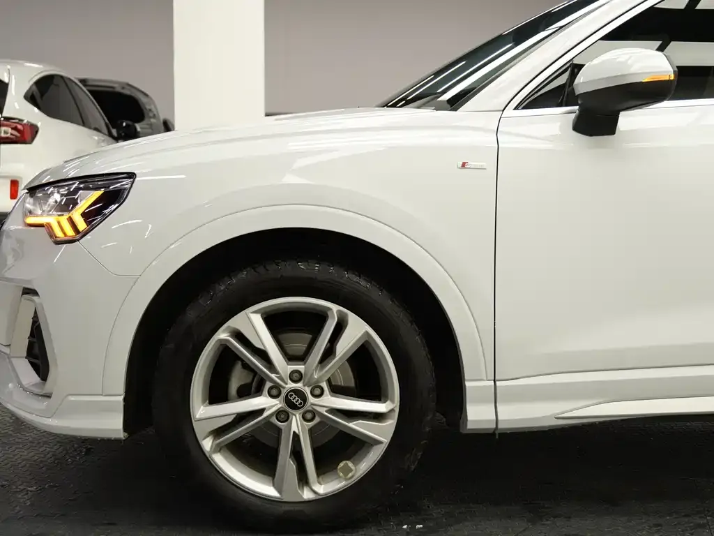 Audi Q3 2021 из CN, фото 5