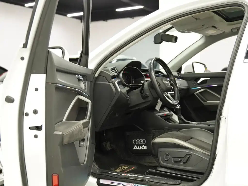 Audi Q3 2021 из CN, фото 6