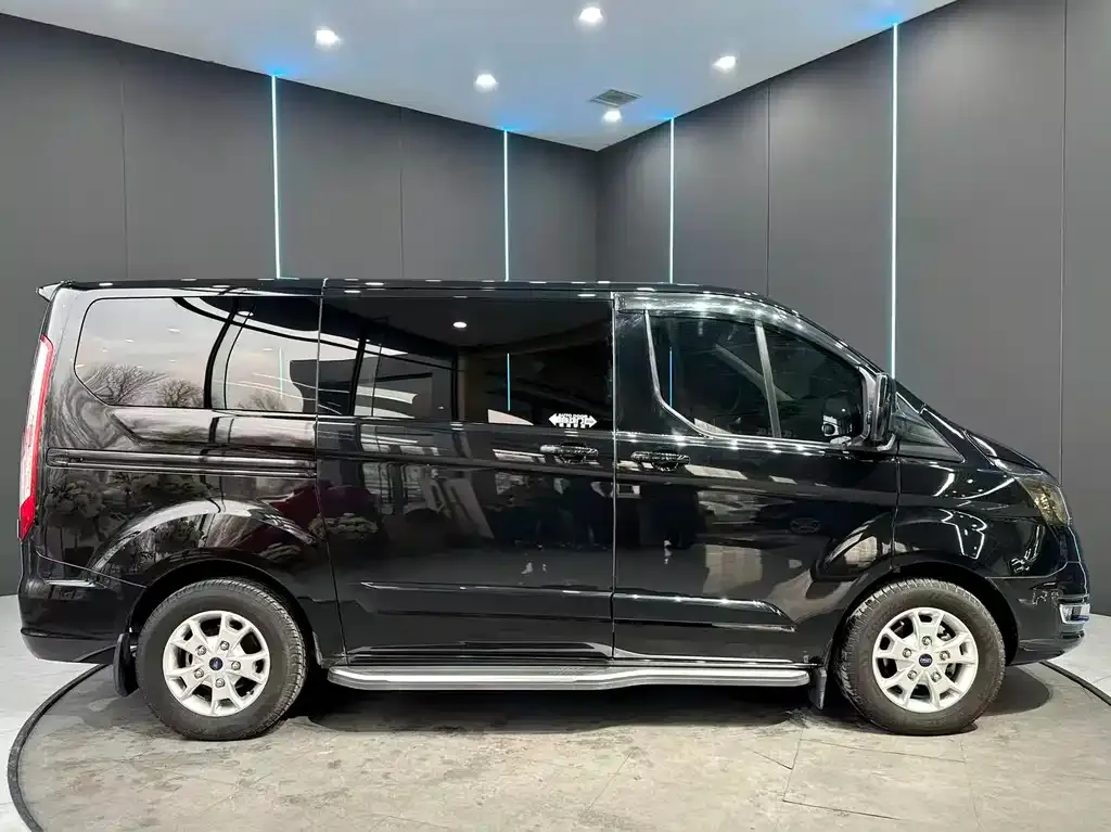Ford Tourneo 2022 из CN, фото 6