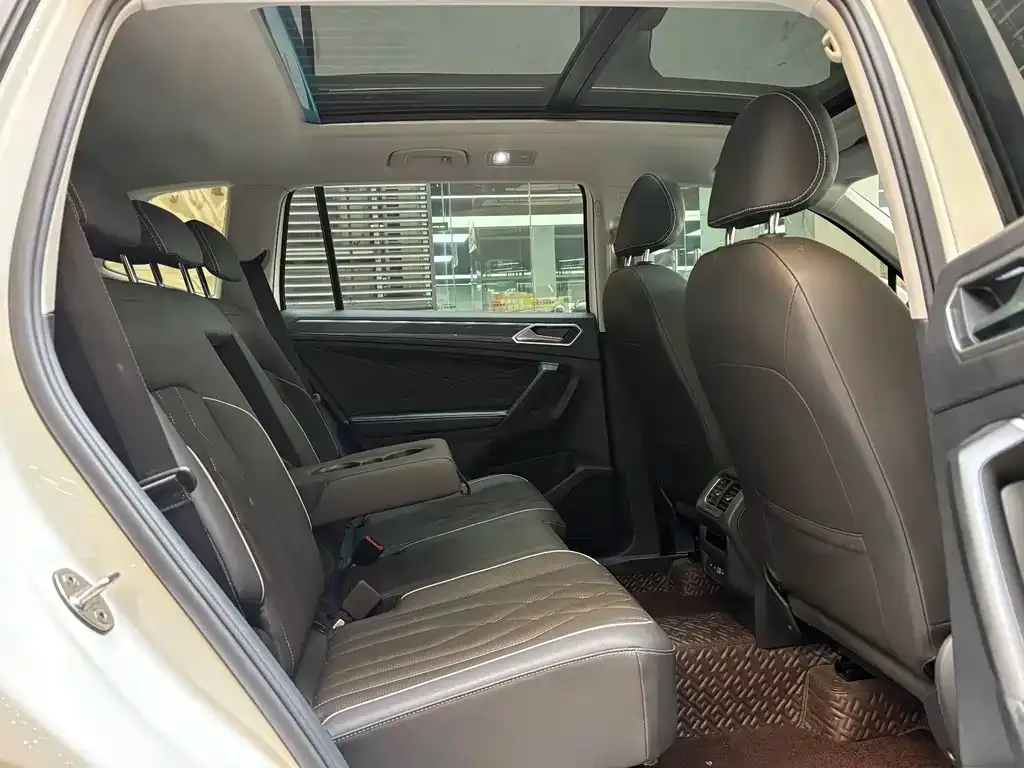 Volkswagen Tiguan L 2023 из CN, фото 10