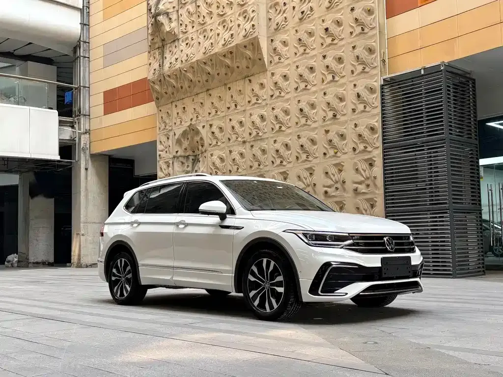 Volkswagen Tiguan L 2023 из CN, фото 3