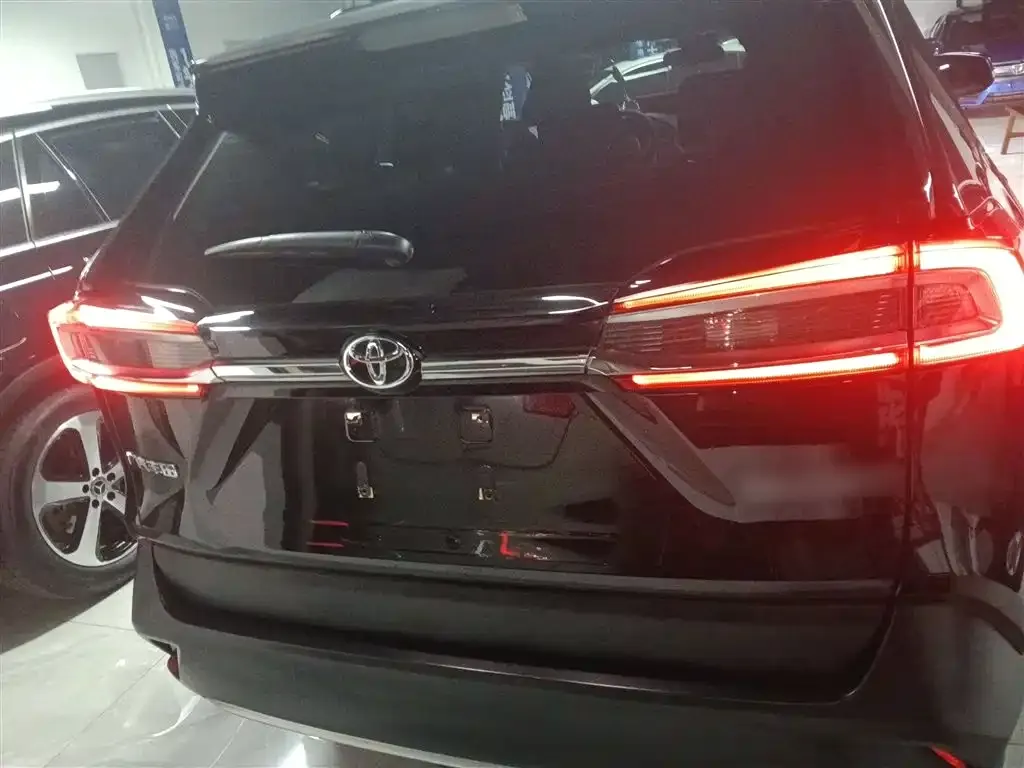 Toyota Wildlander — фото 2