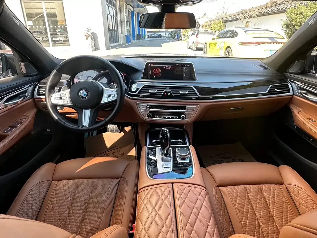 BMW 7 Series — фото 5