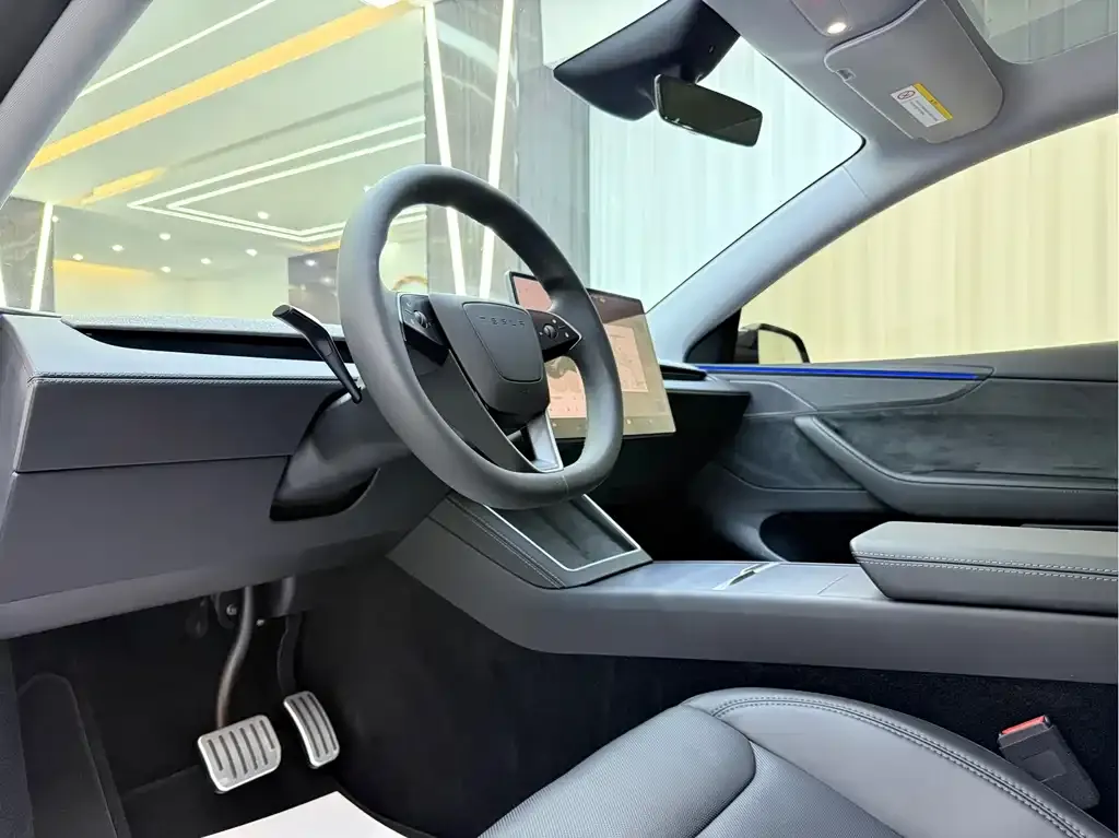 Tesla Model Y — фото 5