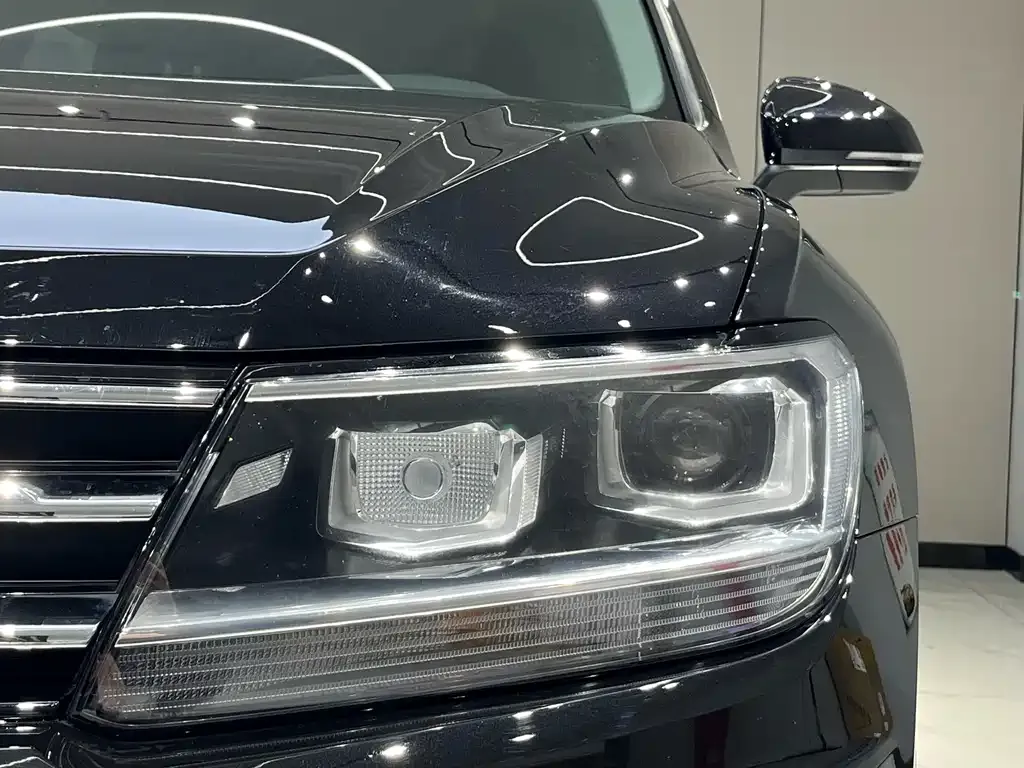 Volkswagen Tiguan L 2021 из CN, фото 4