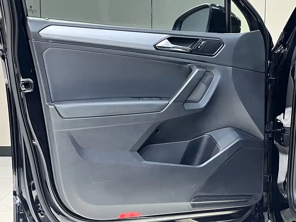 Volkswagen Tiguan L 2021 из CN, фото 8