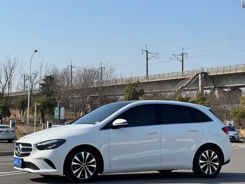 Mercedes-Benz B-Class — фото 1