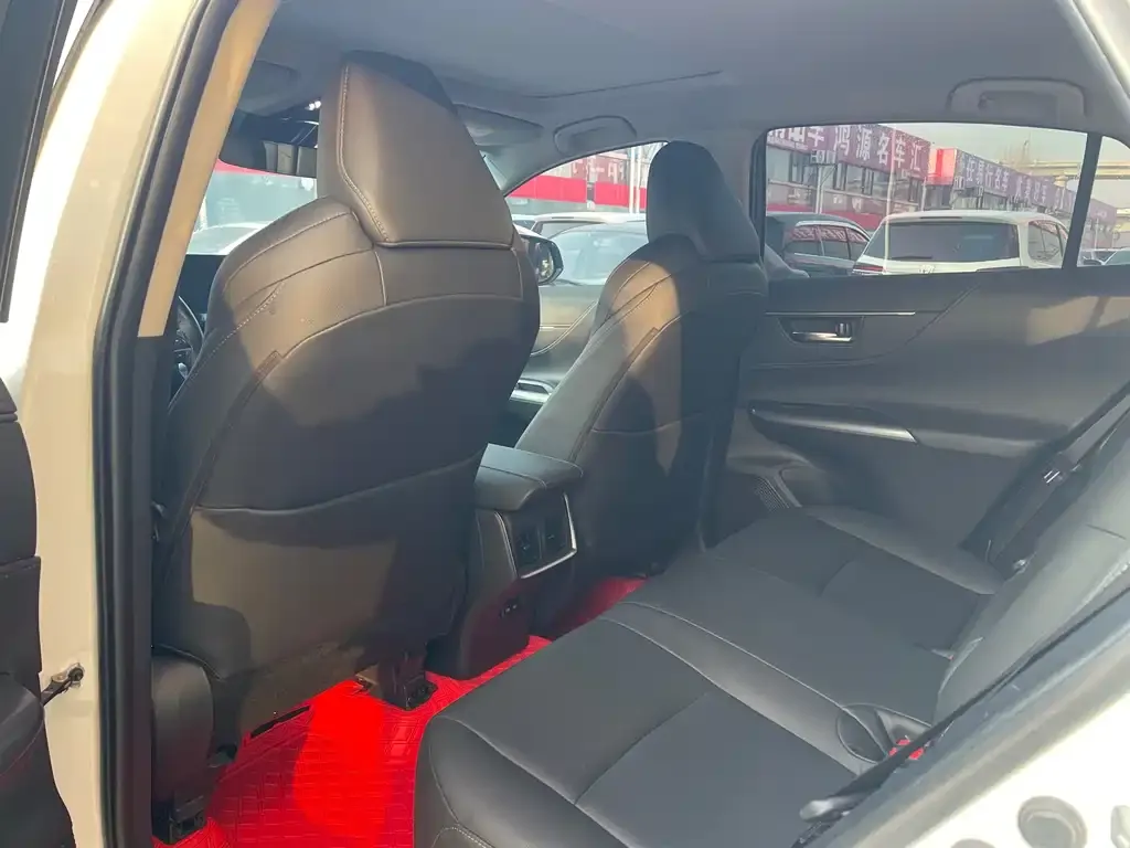 Toyota Venza 2023 из CN, фото 2
