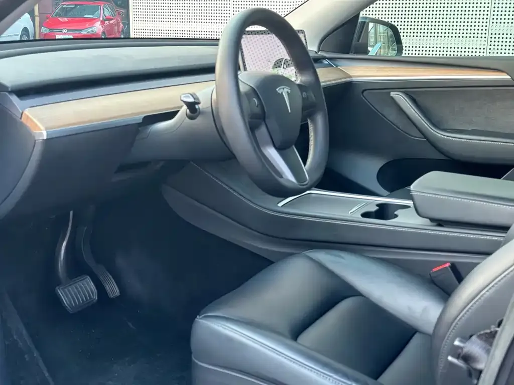 Tesla Model Y 2023 из CN, фото 2