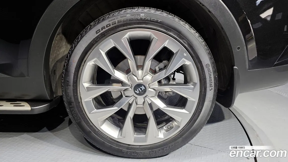 Kia Sorento — фото 8