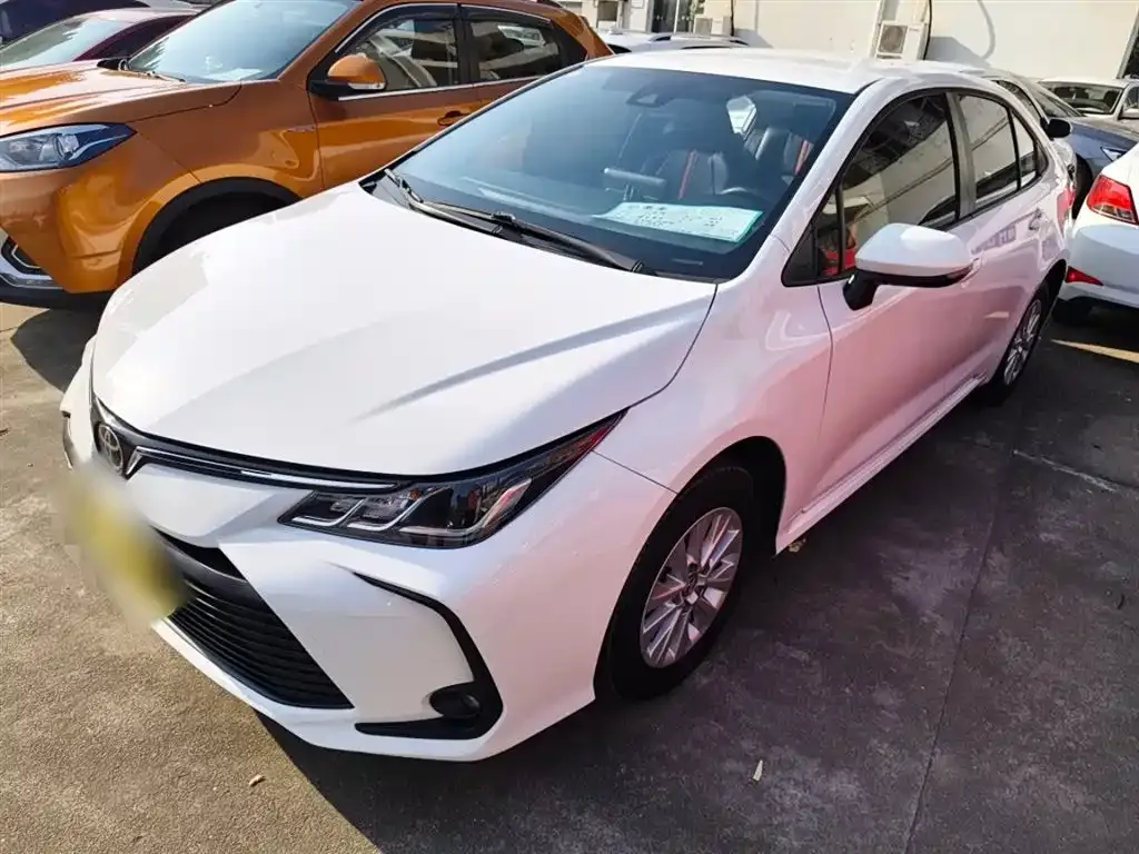 Toyota Corolla 2023 из CN, фото 2