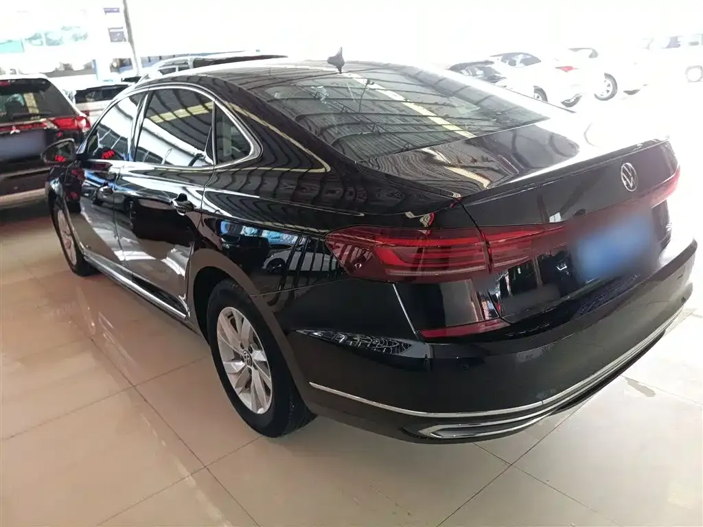 Volkswagen Passat — фото 7