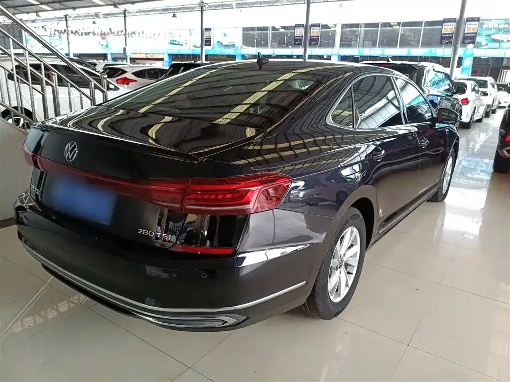 Volkswagen Passat — фото 6