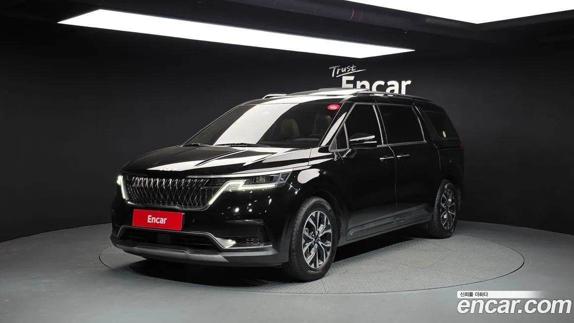 Kia Carnival — фото 1