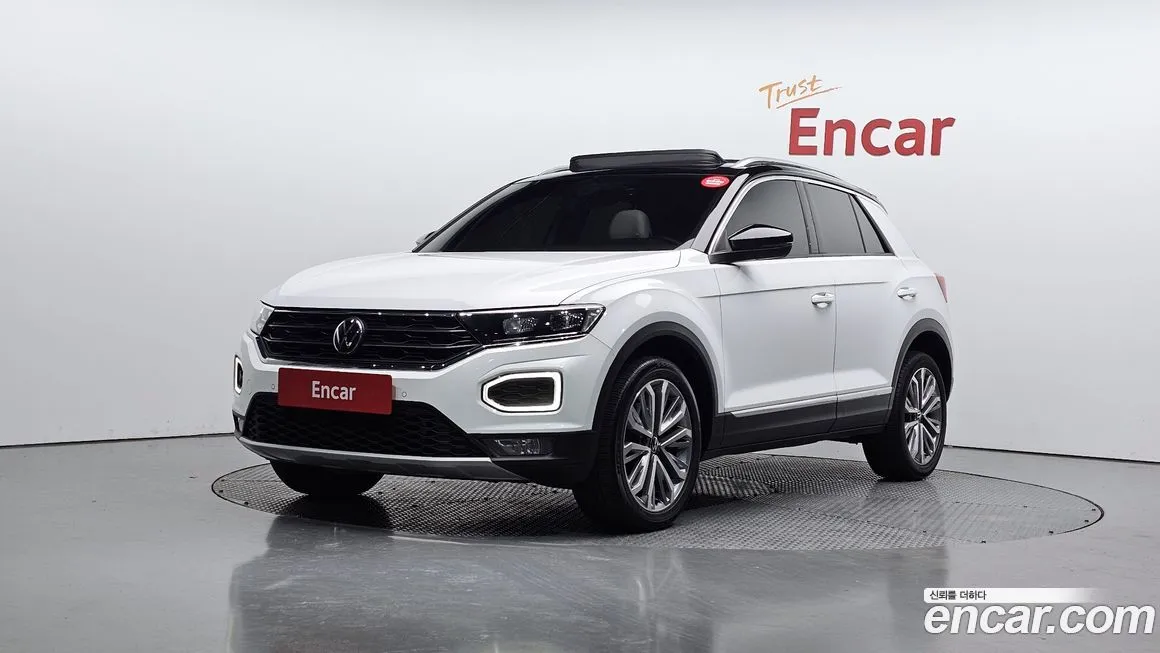 Volkswagen T-Roc — фото 1
