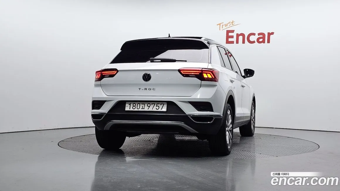 Volkswagen T-Roc — фото 3