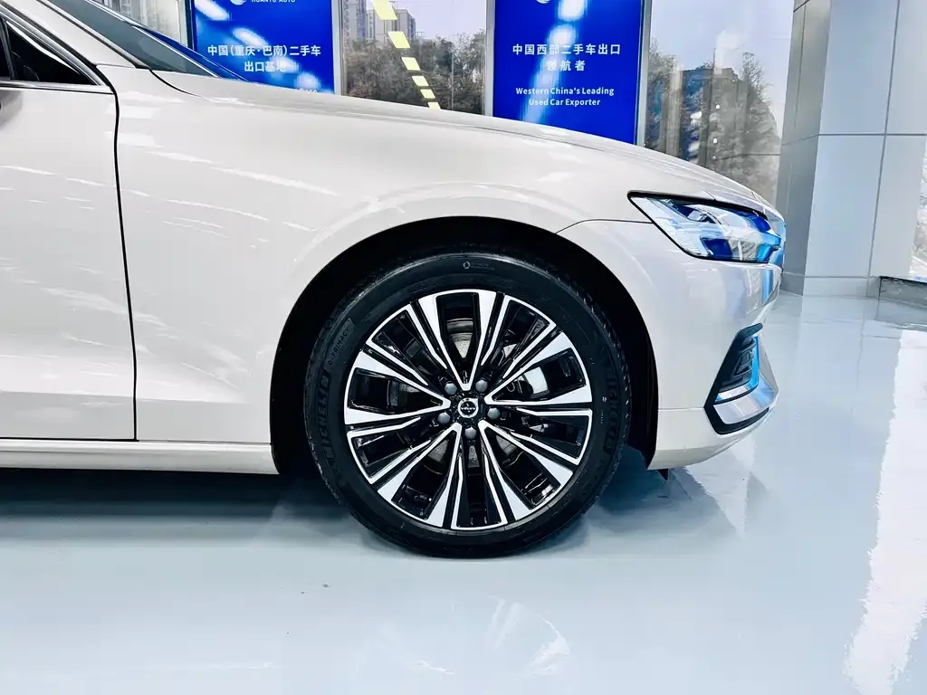 Volvo S60 2023 из CN, фото 9