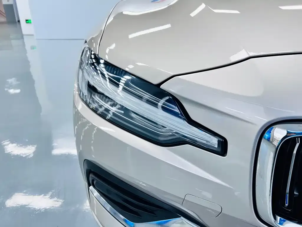 Volvo S60 2023 из CN, фото 5
