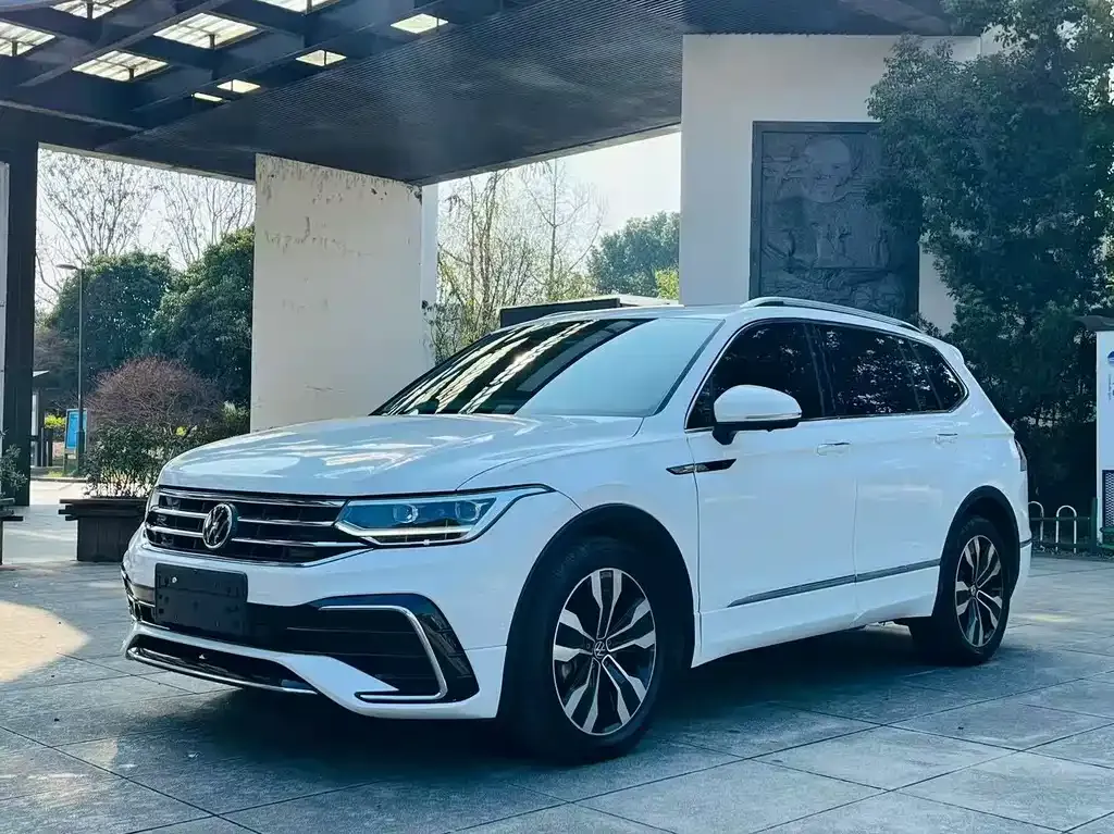 Volkswagen Tiguan L 2022 из CN, фото 1