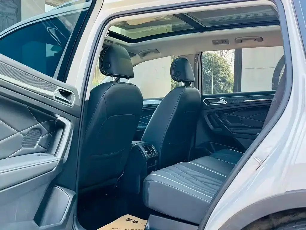 Volkswagen Tiguan L 2022 из CN, фото 3