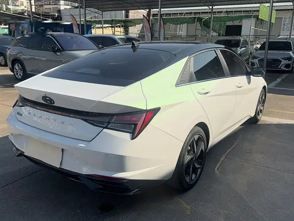 Hyundai Elantra 2023 из CN, фото 3