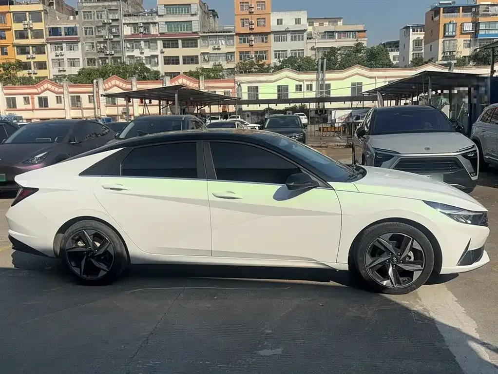 Hyundai Elantra 2023 из CN, фото 9