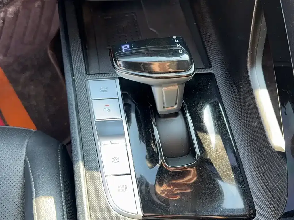 Hyundai Elantra 2023 из CN, фото 10