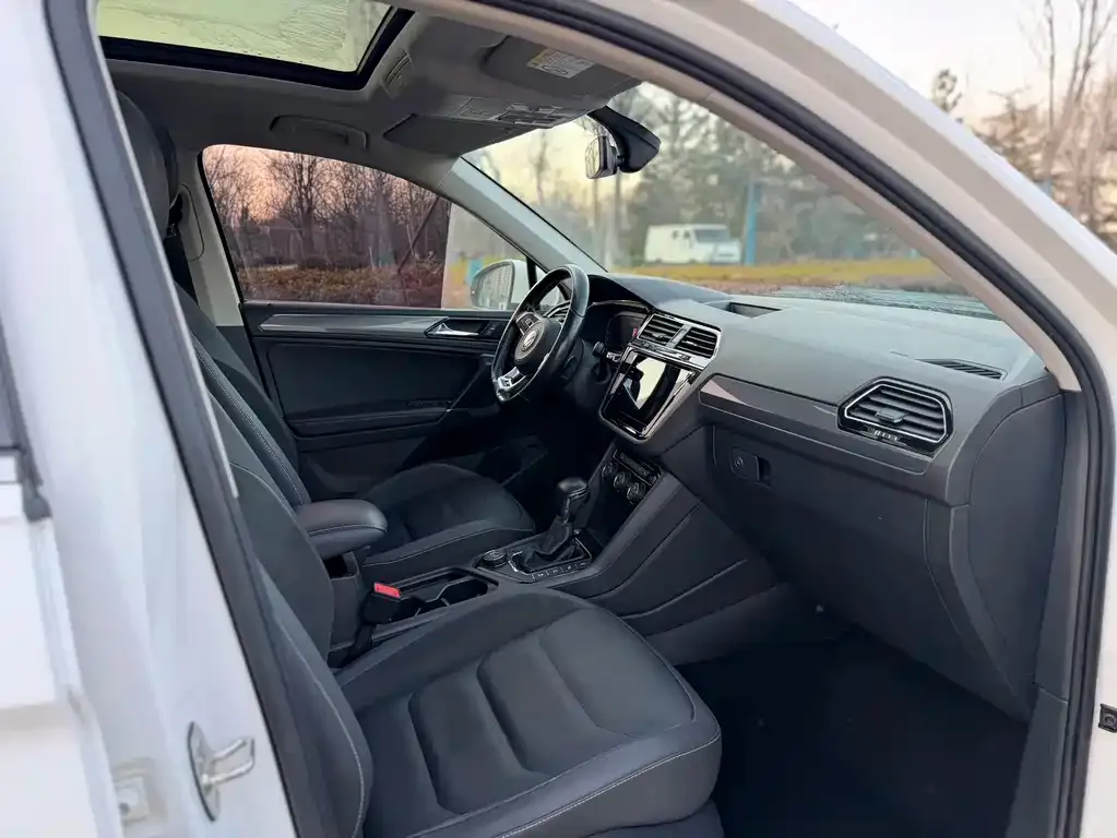Volkswagen Tiguan L 2021 из CN, фото 8
