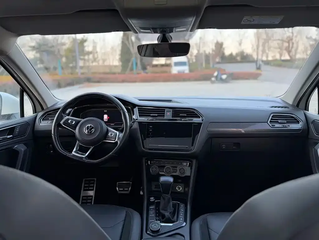 Volkswagen Tiguan L 2021 из CN, фото 3