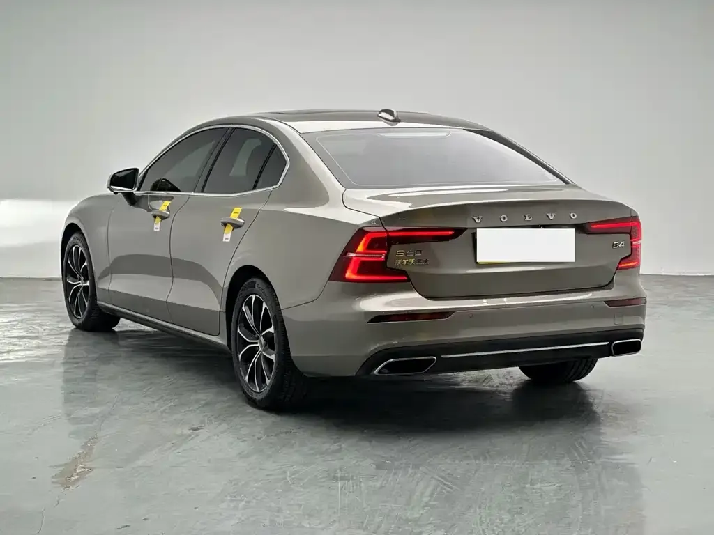Volvo S60 2022 из CN, фото 2