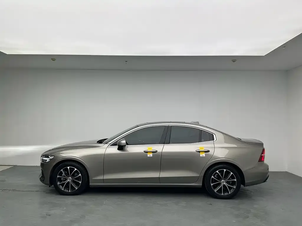Volvo S60 2022 из CN, фото 6