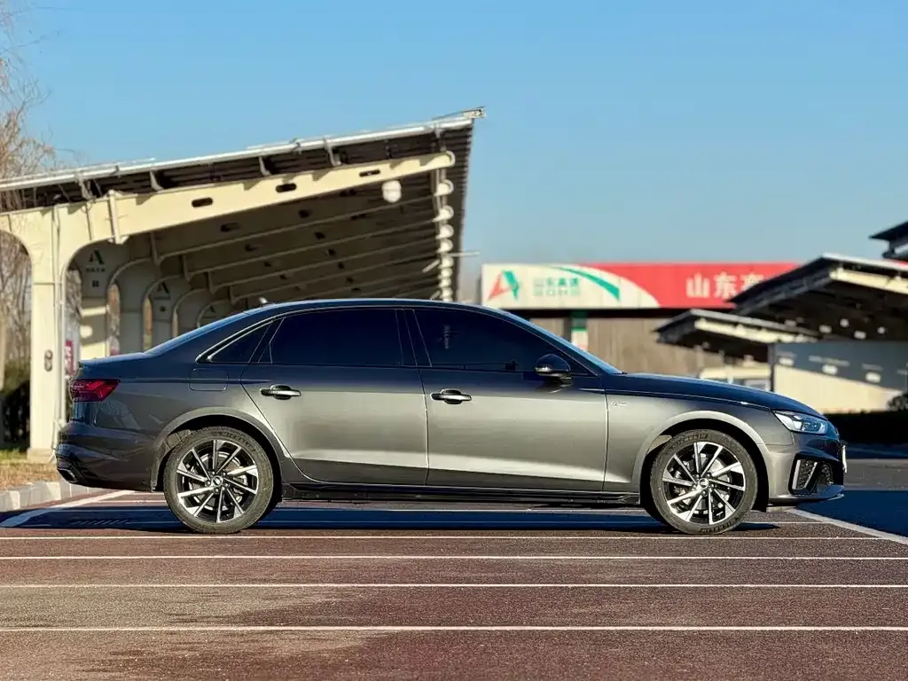 Audi A4L 2023 из CN, фото 9