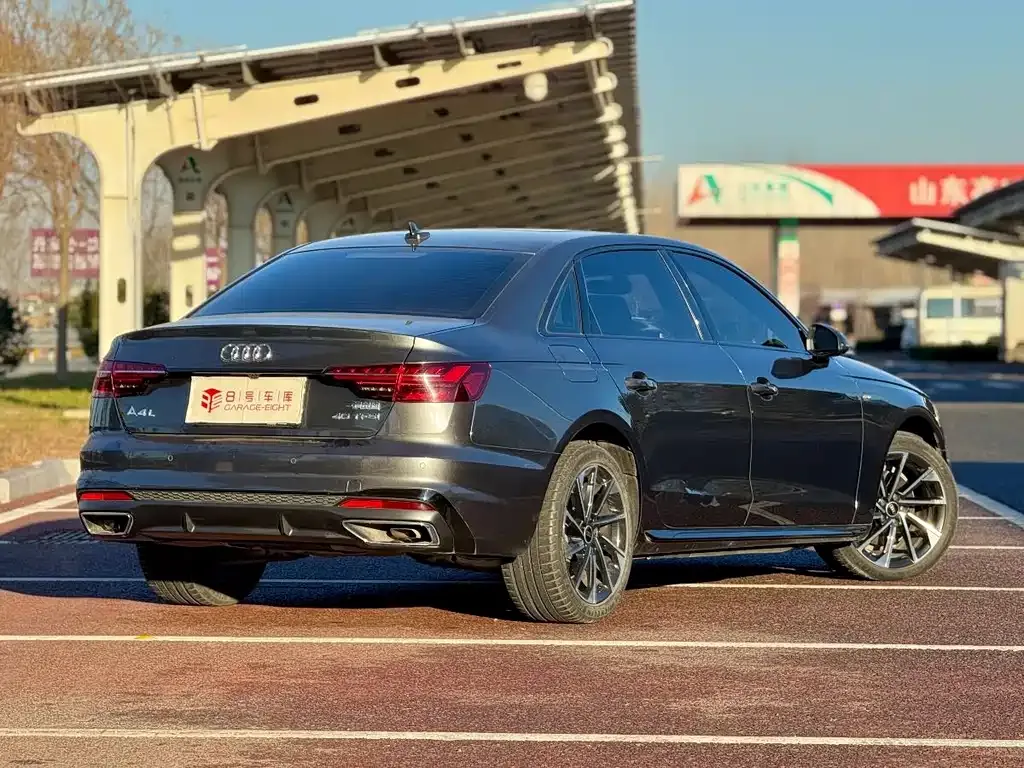 Audi A4L 2023 из CN, фото 3