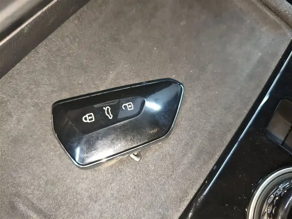 Volkswagen Tiguan L 2024 из CN, фото 2