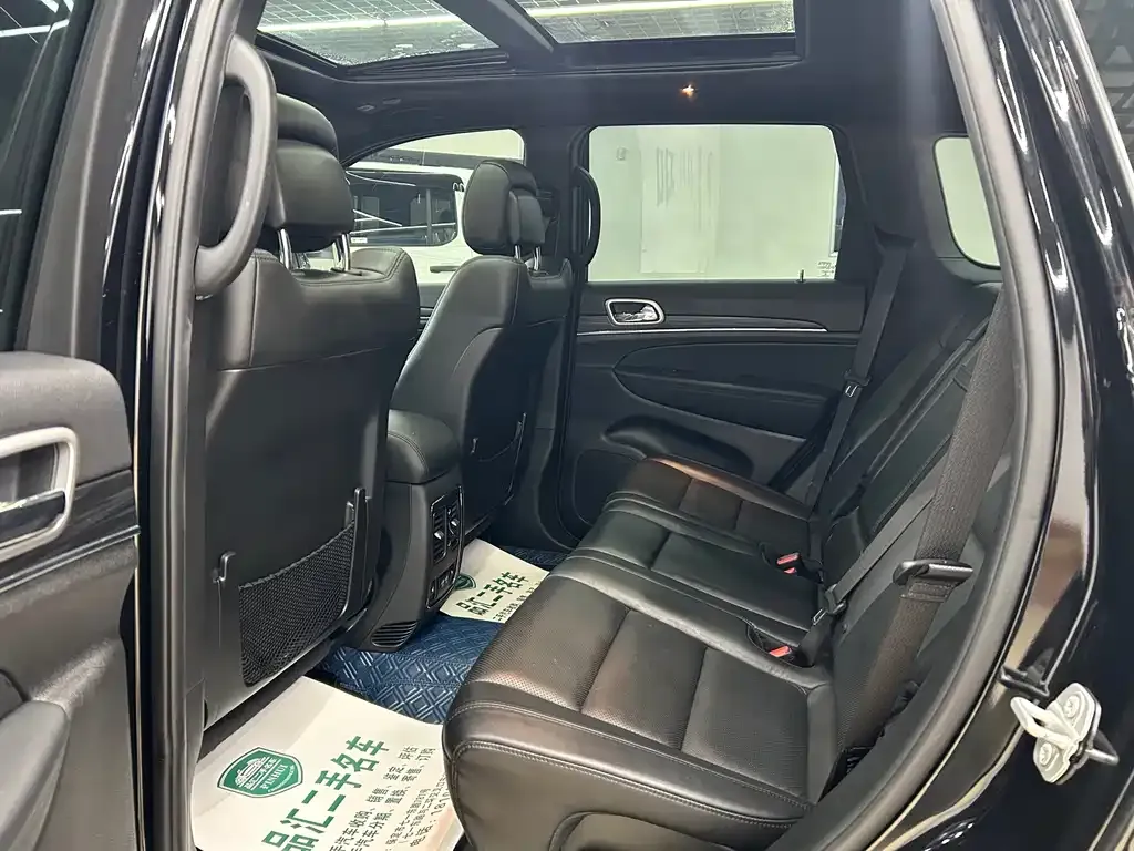 Jeep Grand Cherokee (Import) 2021 из CN, фото 3